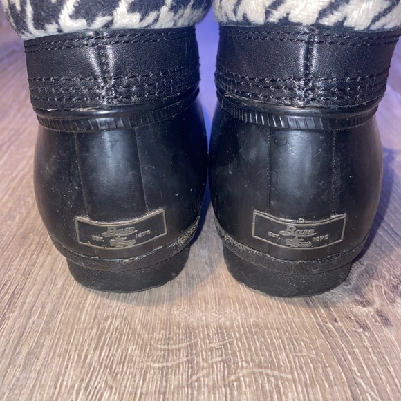 Black and white G.H. Bass bootie boots! Excellent Used Condition! Size 8 - Picture 3 of 8